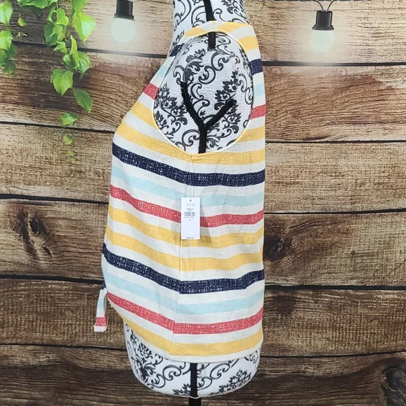 Old Navy Striped Tie-Front Button Tank Top - Picture 7 of 11